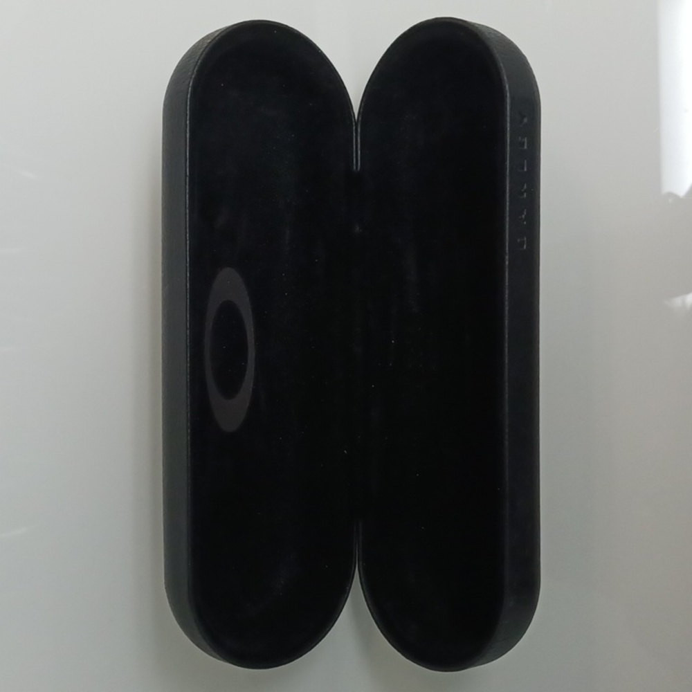 Oakley Hard Shell Case - image 4